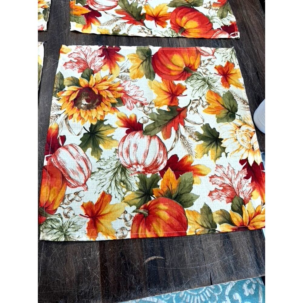 Set Of 4 Fall Napkins ,17x 17, Looks new but no tags - Picture 7 of 11